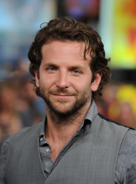 Bradley Cooper Bradley Cooper Hair, Brad Cooper, Comfort Person, Bradley Cooper, Famous Men, Percabeth, Cthulhu, Coop, Psychic