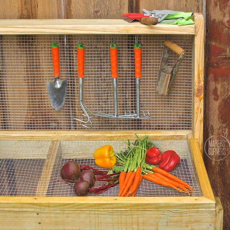 DIY: How to Make a Vegetable Washing Station Using Hardware Cloth Veggie Washing Station, Vegetable Washing Station, Making A Compost Bin, Raised Garden Beds Diy Vegetables, Potting Station, Wooden Stake, Garden Station, Wash Station, Washing Station