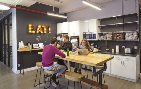 Cowork|rs is a New York City-based coworking space that allows entrepreneurs and… Startup Office, Office Break Room, Office Pantry, Shared Office Space, Shared Office, Office Space Design, Modern Office Design, Cool Office, Office Workspace