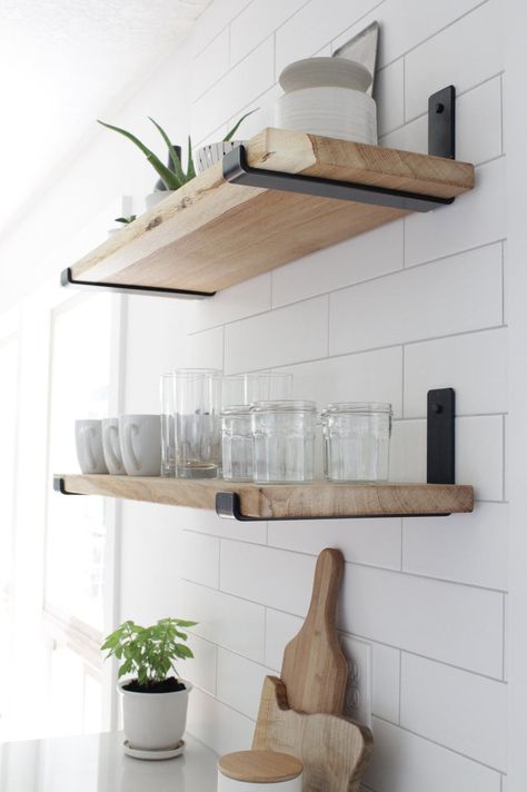 Becki Owens Kitchen, Float Shelf, Projek Kayu, Diy Regal, Floating Shelves Kitchen, Metal Shelf Brackets, Floating Shelf Brackets, Interior Vintage, Metal Shelf