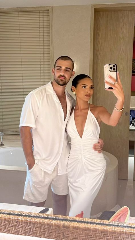 Couple Matching Outfits, Church Fits, Outfits For Mexico, White Bathing Suit, European Summer Outfits, Honeymoon Outfits, Couple Dress, Best Friend Photoshoot, Matching Couple Outfits