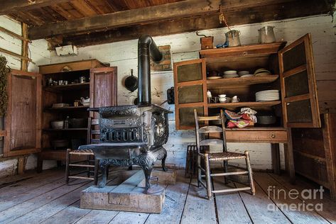 Historic Pioneer Kitchen - Homeplace Working Farm Pioneer Decor, Pioneer Kitchen, Pioneer House, Wood Burning Cook Stove, Land Between The Lakes, Wattle And Daub, Working Farm, Cabin Home, World Most Beautiful Place