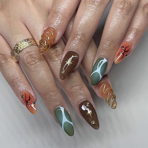 ig: nailsxomari Earth Girl Nails, Earthy Nails Designs Almond, Earth Tones Nails, Hozier Nails, Earthy Acrylic Nails, Earthy Nails Designs, Earth Nails, Earthy Nails, Cottagecore Nails