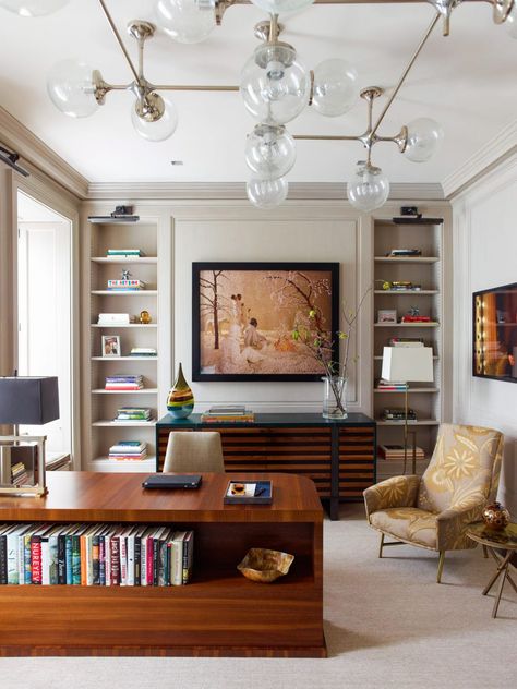 Townhouse New York, Peter Pennoyer, Greenwich Village Apartment, Round Stairs, Townhouse Interior, Apartment Exterior, Greenwich Village, City Living, Bookshelves