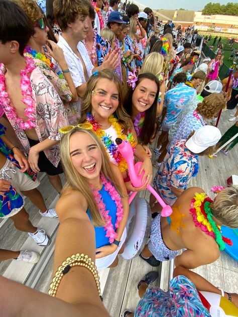 Pool Party Spirit Week, Hawaii School Spirit Day, Luau Outfits Spirit Week, Beach Theme Frat Party Outfit, Hawaiin Theme Outfit Football Game, Hawaiin Theme Outfits Women, Hawaiian Theme Outfit For School, Beach Theme Student Section, Hawaiian Spirit Day Outfit