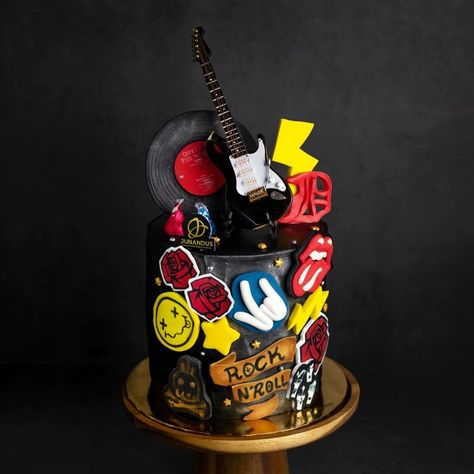 Rock Band Cake Ideas, Punk Rock Birthday Cake, Rock N Roll Cake Birthday, Rock N Roll Birthday Cake, Foo Fighters Cake, Rock And Roll Birthday Cake, Rock N Roll Cake, Rock And Roll Cake, Punk Cake