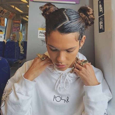 Omar Rudberg, Long Hair, Hair