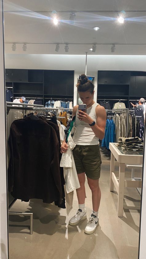 Lesbian Polo Outfit, Macs Lesbian Outfit, Masc Women Aesthetic Summer, Lesbian Shorts Outfit, Tomboy Vacation Outfits, Summer Outfits Masc Women, Masc Lesbian Gym, Lesbian Vacation Outfits, Summer Masc Lesbian Outfits