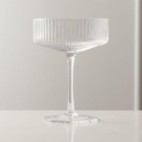 Eve Coupe Ribbed Cocktail Glass Coupe, Modern Cocktail Glasses, Cranberry Vodka, Cocktail Accessories, Cocktails Bar, Old Fashioned Glass, Gold Cocktail, Stemless Wine Glasses, Cocktail Glasses