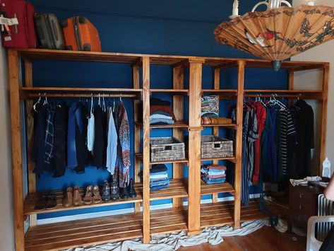 Dresser Alternative, Homemade Wardrobe, Home Inside Design, Pallet Wardrobe, Diy Closet Storage, Organized Bedroom, Wooden Wardrobe Design, Portable Clothes Rack, Clothes Shelves