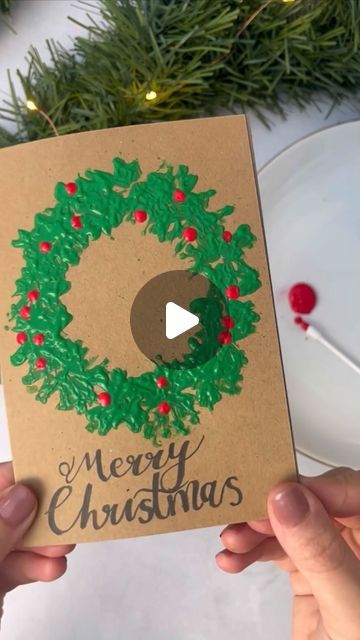 Little Happy Learners | Sophie David on Instagram: "🌲DAY 5 of 5 Homemade Christmas Cards 🌲 Over the course of 5 days we will be sharing 5 different homemade Christmas cards that are easy to replicate and perfect for toddlers and kids to make! Number 5: STRAW WREATH CARD 🎄 We loved making these cards and I love the final outcome! Just a paper straw snipped and then used to print with some paint. They look so lovely 🥰 All 3 of the kiddies enjoyed making these. The boys made them for their teachers and baby girl made them for her nanny and grandads 🥰 #christmas #christmascards #christmascard #greetingscard #greetingscards #bastelnmitkindern #calligraphy #diygreetingcards #diychristmas #diyideas #christmastreeideas #happycrafting #happycrafter" Greeting Cards Handmade For Christmas, Easy Christmas Cards For Preschoolers, Christmas Card Ideas Preschool, Christmas Cards For Parents From Kids, Christmas Card For Toddlers, Toddler Christmas Card Craft, Winter Birthday Card Ideas, Christmas Card Ideas Eyfs, Children’s Christmas Cards