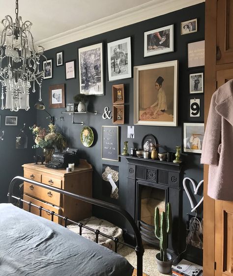 In this series of gallery wall tours, we tour Nicola's home in the UK, where she explains how she chooses her maximalist gallery walls and decor. Funky Interior Design, Funky Interior, Maximalist Gallery Wall, Decorated Wall, Decor Kitchen Ideas, Maximalist Interior, Maximalist Home, Gallery Wall Layout, Salon Suites