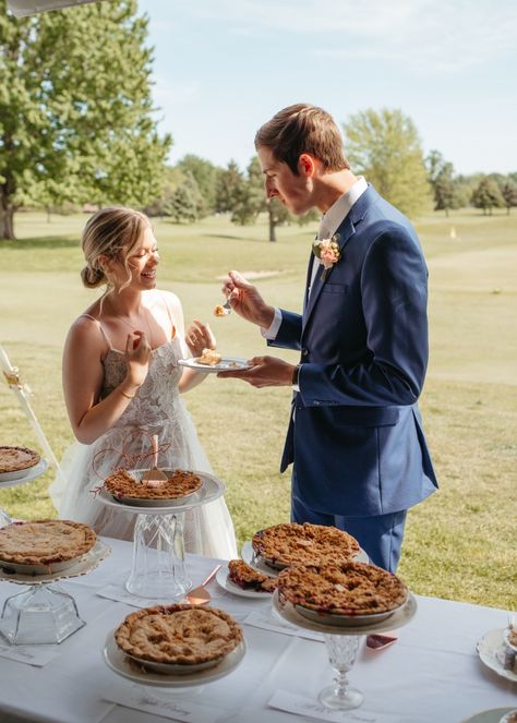 How to do Pie at Your Wedding! – Live Hearty Wedding Pies Instead Of Cake, Pie At Wedding, Wedding Pie Bar, Pie Bar Wedding, Wedding Pies, Grooms Cake Tables, Pie Wedding Cake, Pie Wedding, Cake Alternatives