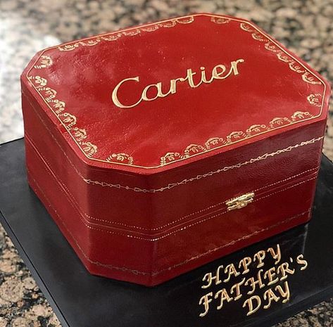 Have a f*@#en squiz at these cakes that look like real life objects! Dr Who Cake, Carlos Bakery, Incredible Cakes, Realistic Cakes, White Claw, Wedding Cake Recipe, Cake Shapes, Big Cakes, Different Fruits