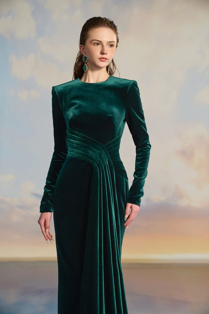 Green Velvet Dress Outfit, Velvet Dresses Outfit, Jewel Tone Dress, Emerald Green Gown, Green Floor, Velvet Evening Dress, Emerald Green Velvet, Floor Length Maxi Dress, Velvet Dress Designs