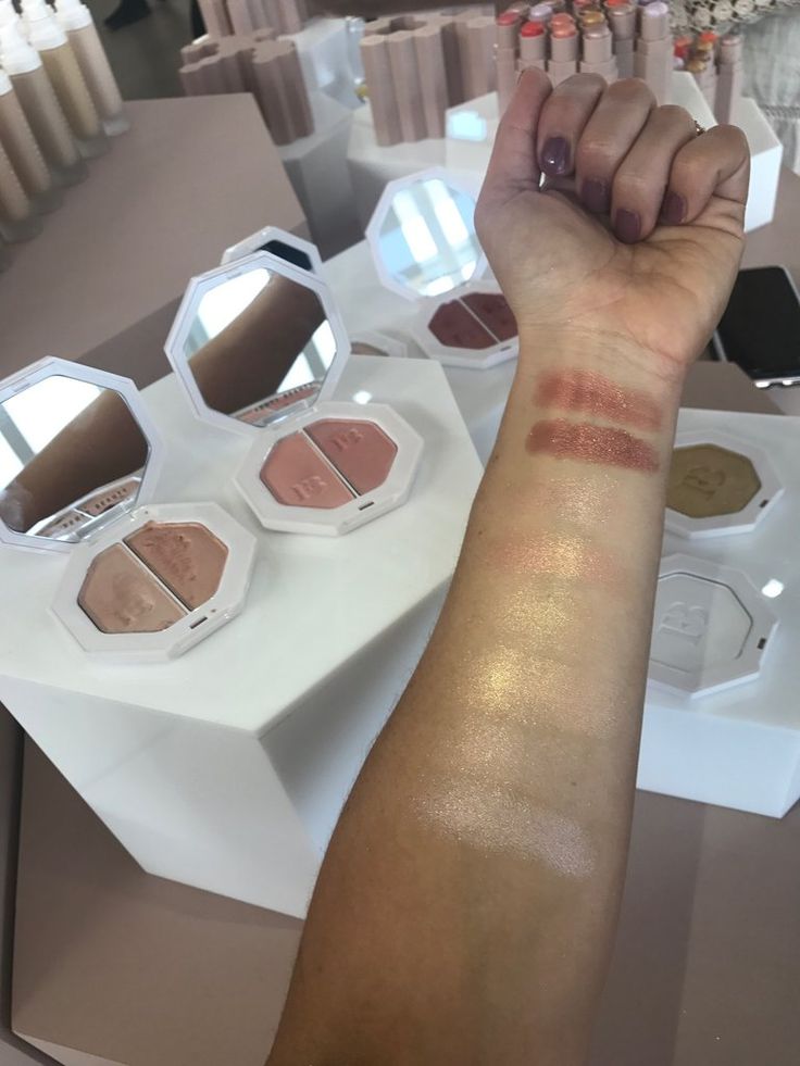 Swatches: Ginger and Moscow Mule, Girl Next Door and Chic Phreak, Mean Money and Hu$tla Baby, Lightening Du... Fenty Skincare, Premiere Makeup, Fenty Makeup, Rihanna Fenty Beauty, Fenty Skin, Aesthetic Products, Unicorn Makeup, Cosmetics Products, Mega Star