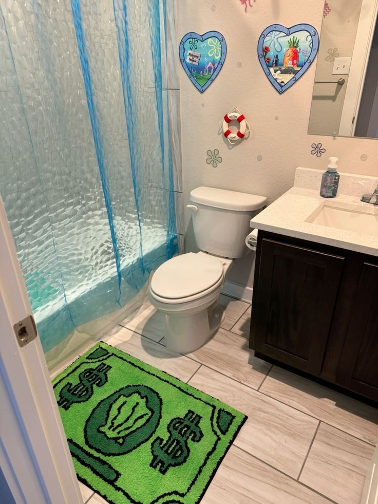 Chill Bathroom Aesthetic, Cool Bathroom Themes, Trippy Bathroom Decor, Spongebob Bathroom Decor, Fish Bathroom Ideas, Spongebob Themed Bathroom, Spongebob Bathroom Ideas, Boys Bathroom Ideas Kid Decor, Cute Bathroom Ideas Aesthetic