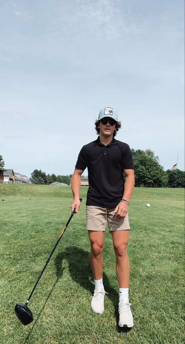 Men’s Country Club Outfit, Golf Fits Aesthetic Men, Guys Lululemon Outfit, Men Preppy Outfits Summer, Golf Guys Aesthetic, Country Club Men Outfit, Lululemon Guys Outfits, Athletic Guy Style, Simple Men’s Outfit