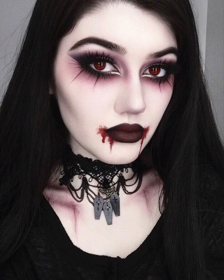 Dracula Makeup, Vamp Makeup, Vampire Makeup Looks, Vampire Makeup Halloween, Holloween Makeup, Monster Makeup, Vampire Halloween Costume, Vampire Makeup, Halloween Makeup Pretty