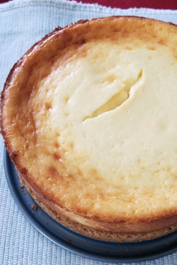 a pie sitting on top of a blue plate