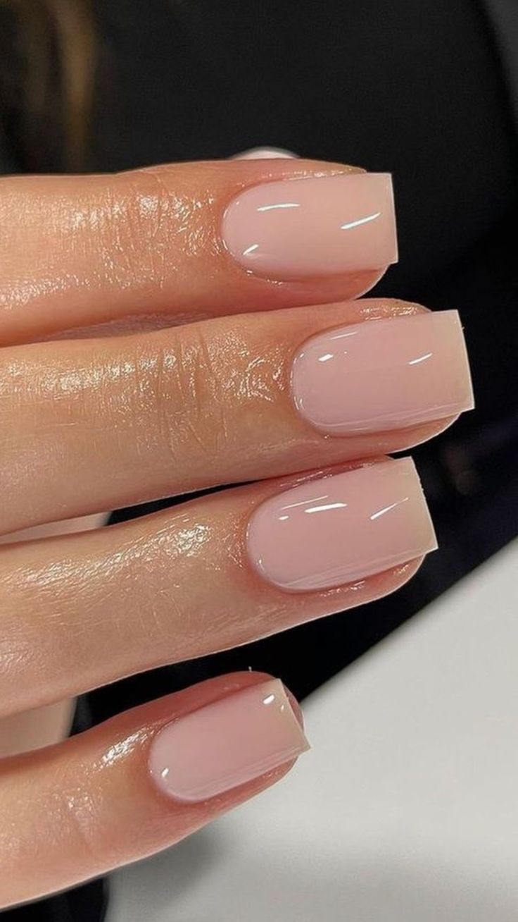 Ditch those long nails and embrace the minimalist trend with our '6 Short Spring Nails Designed for Clean Girl Aesthetics'. This collection is curated for the contemporary Gen Z, those who appreciate elegance in simplicity. Each design promises to complement your spring vibes while keeping it minimal and sleek. Let’s redefine your style, one nail at a time! Nude Nail Designs, Subtle Nails, Basic Nails, Casual Nails, Her Nails, Work Nails, Short Square Acrylic Nails, Acrylic Nails Coffin Short, Short Acrylic Nails Designs