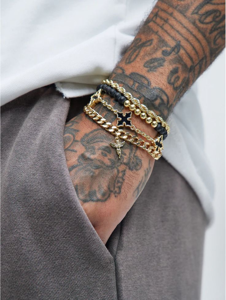 Black Men Jewelry, Men Wearing Jewelry, Mens Luxury Accessories, Male Accessories, Cool Rings For Men, Dope Jewelry Accessories, Masc Outfits, Jewelry Safe, Dope Jewelry