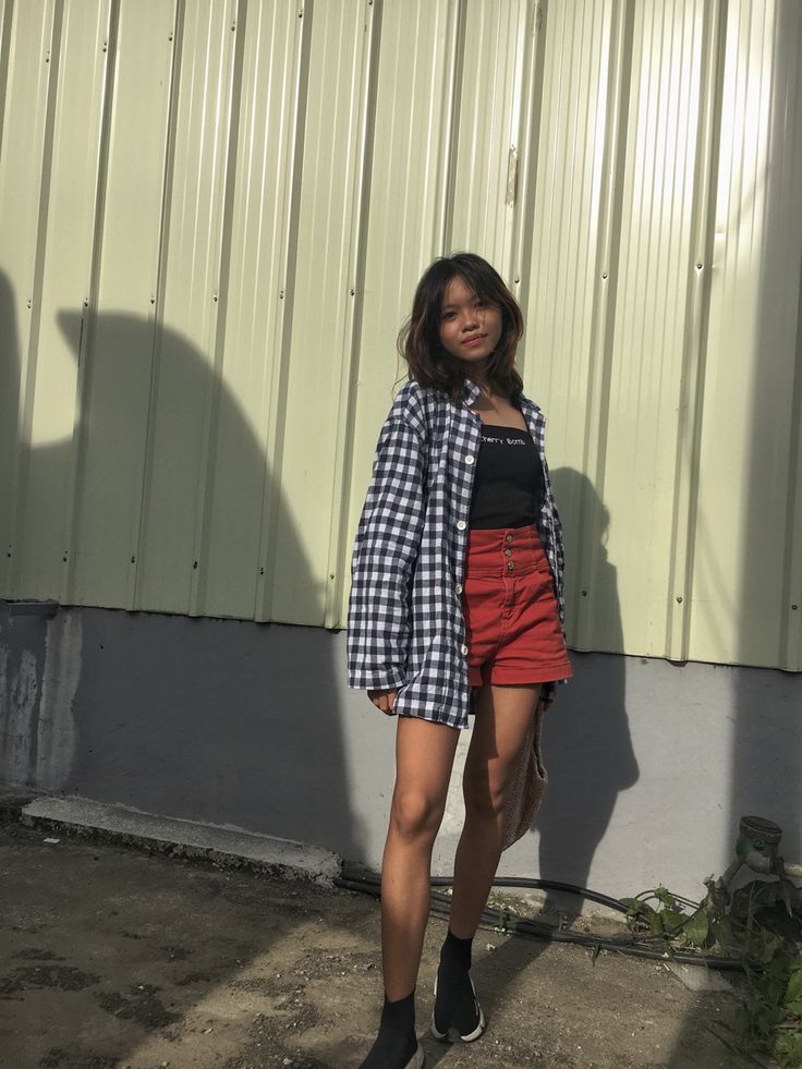 ig: sophia_quiban #streetwear #streetstyle #y2k #90’s #streetaesthetic #aesthetic #fashion #philippines #usa #model Philippines Street Fashion, Philippines Street, Travel Outfits, Travel Outfit, Aesthetic Fashion, Street Fashion, Philippines, Mood Board, Cute Outfits