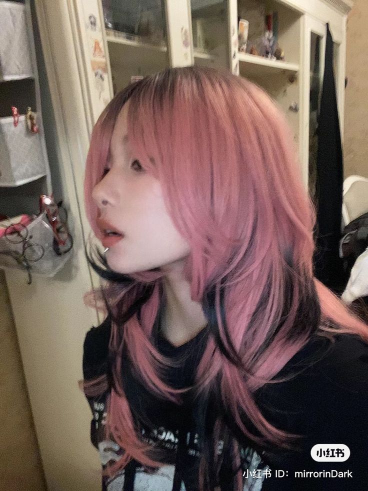 Half Blonde Half Pink Hair Underneath, Brown And White Color Block Hair, Pink And Brown Hair Aesthetic, Fantasy Hair Color Ideas For Short Hair, Hair Styles For Short Neck Women, White Pink Hair Color, Pearl Pink Hair, Light Pink Chunky Highlights, Pink Hair Color Ideas For Black Hair