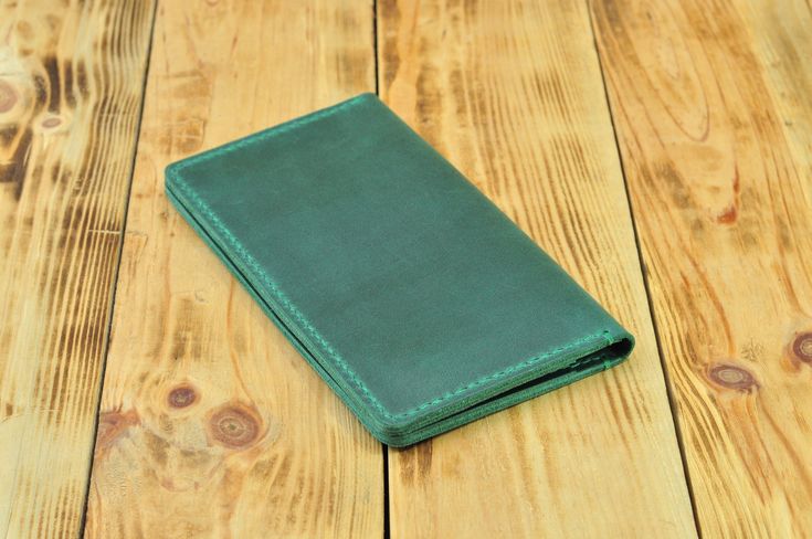 Green wallet Green leather wallet Green wallet for women Leather Wallet Men, Green Wallet, Wallet For Women, Mens Wallet, Men Vintage, Leather Wallet Mens, Green Leather, Vegetable Tanned Leather, Leather Purse