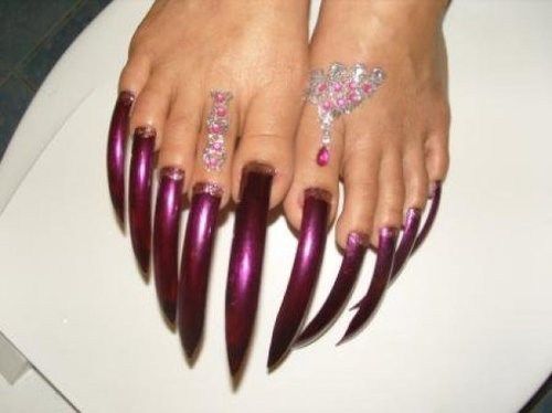 WHY, just WHY???? Nothing about this makes sense on any level. French Nails Design, Nails Coral, Emerald Nails, Long Toenails, Foot Nail, Nails Gold, Nails Green, Crazy Nails, Nails Glitter