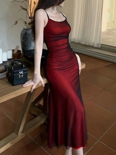 Fitted Red Suspender Dress For Party, Red Fitted Suspender Dress With Spaghetti Straps, Red Suspender Dress For Spring Party, Red Spaghetti Strap Suspender Dress For Spring, Chic Maxi Dresses, Night Club Outfits, 파티 드레스, Floor Length Prom Dresses, Red Evening Dress