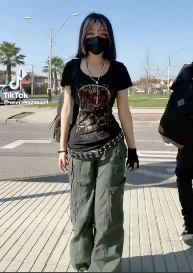 Tennis Skirt Long, Band Tee Outfits, Styl Grunge, Alt Outfits, Drone Images, 2000s Fashion Outfits, Skirt Long, Swaggy Outfits, Alternative Outfits