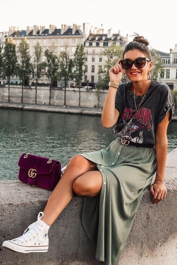 Converse And A Dress, Womens Outfits With Converse, Skirts And Converse Outfit, Rock Chic Outfits Summer, Faldas Midi Outfits, Outfits Con Tenis Converse, Dress With Converse Outfit, Dress Converse Outfit, Trendy Converse Outfits