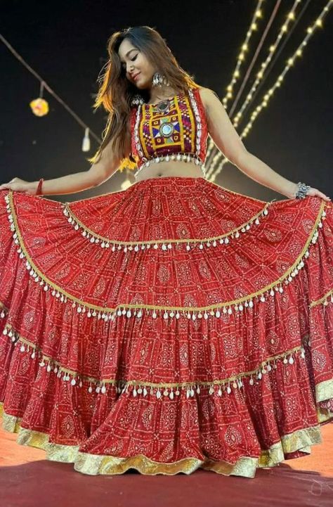 Dandiya Dress, Lehenga With Blouse, Garba Outfit, Chaniya Choli Designs, Garba Dress, Choli Dress, Printed Lehenga, Navratri Dress, Trendy Outfits Indian