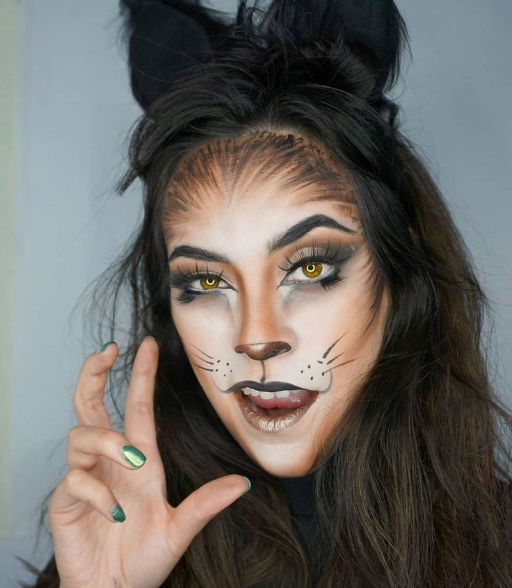 #catmakeup #facepaint #makeupart #artisticmakeup Cool Skeleton Makeup, Skeleton Makeup Ideas, Cat Face Makeup, Best Halloween Makeup, Huda Beauty Eyeshadow Palette, Cat Halloween Makeup, Huda Beauty Eyeshadow, Black Face Paint, Cat Makeup Halloween