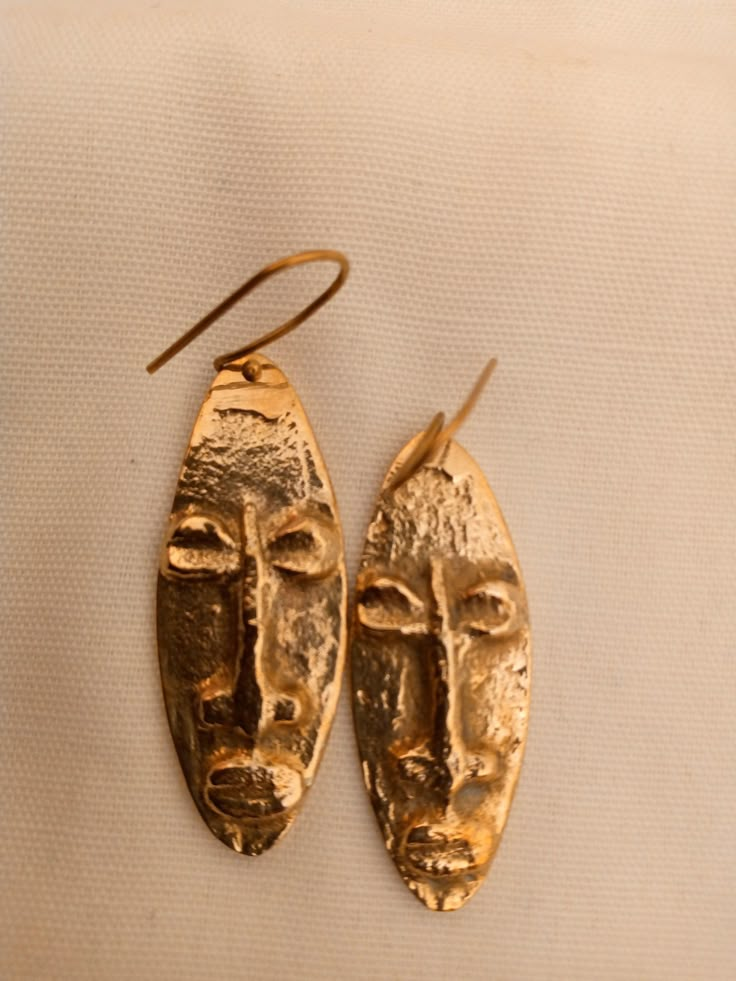 This listing comes with 7 pairs of earrings as shown. Made of brass. For more earrings, follow the link. https://www.etsy.com/listing/877330893/african-unique-earrings-gift-for-her?ref=shop_home_active_8 Dhl shipping express **Happy shopping** Thank you. Bronze Earrings, For Her, Stay Classy, Earrings Women, Elegant Accessories, Brass Jewelry, Jewelry Inspo, Brass Earrings, Jewelry Earrings Hoops