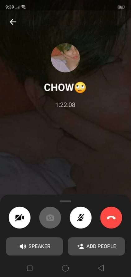 an image of a person kissing someone on their face with the words choww above them