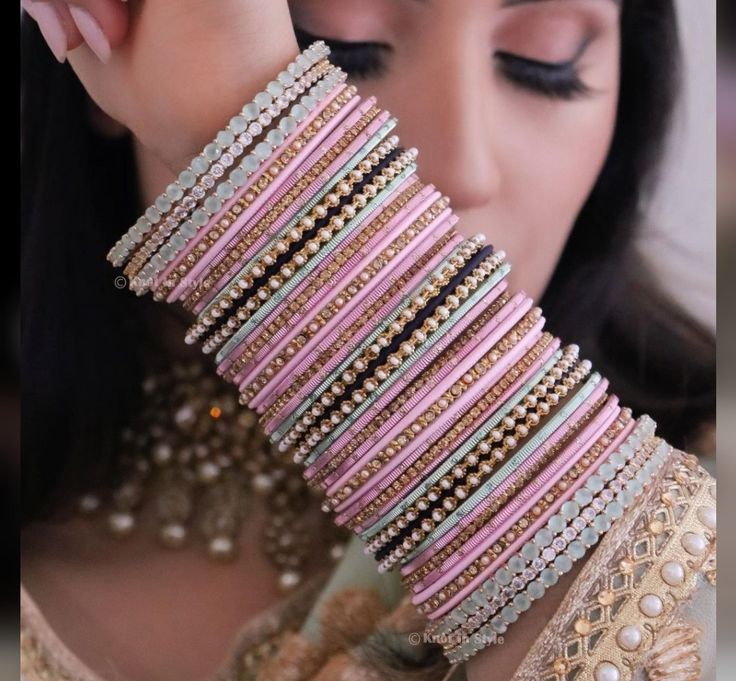 Hand Dpz, Bangle Collection, Indian Bridal Jewelry Sets, Fancy Jewelry Necklace, Antique Jewellery Designs, Fancy Jewellery Designs, Bangles Set, Indian Jewellery Design Earrings, Bangles Indian