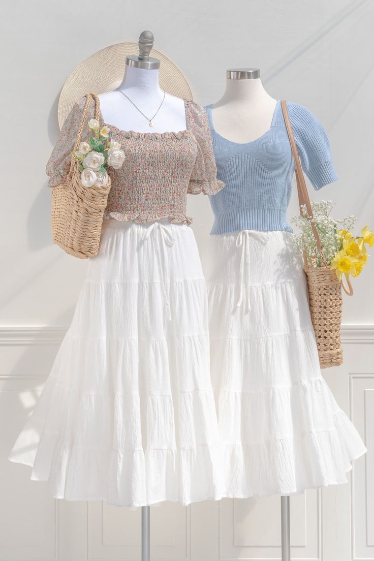 White Tiered Skirt Outfit Aesthetic, White Frilly Skirt Outfit, White Midi Skirt Outfit, White Skirt Outfit, Preppy Chic Outfits, Modest Girly Outfits, Outfit Basic, White Skirt Outfits, Flowy Skirts