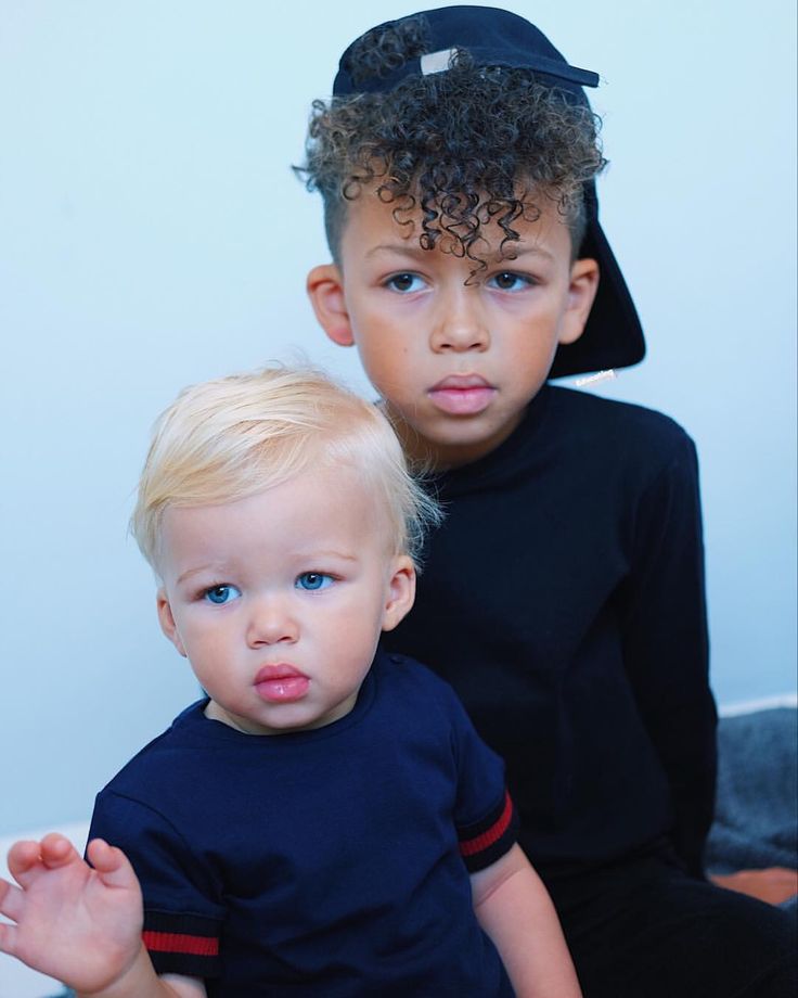 3,396 Likes, 89 Comments - BLOGGER (@educatingmummy) on Instagram: “Milo's end of school report: Milo is clearly a family orientated child and he speaks about Oscar a…” Mixed Baby Boy Newborn, Aesthetic Newborn, Toddler Hairstyles Boy, Biracial Babies, Mixed Baby, Boy Haircut, Hair Boy, Boy Newborn, Boy Cuts