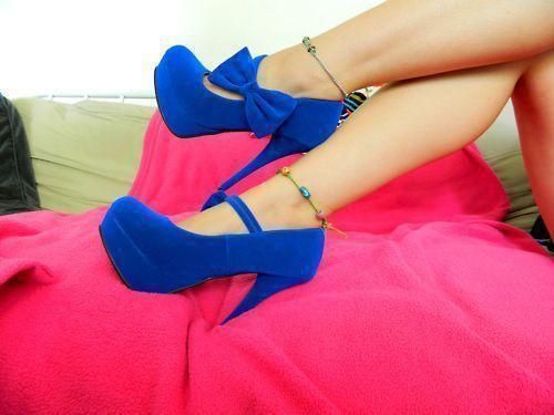 Summer is comming Royal Blue Pumps, Royal Blue Heels, Cute Pumps, Shoe Gallery, Blue Suede Shoes, Cute Heels, Bow Heels, Blue Heels, Bow Shoes