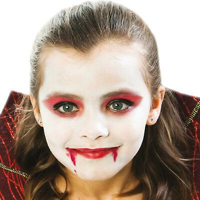 Dracula Makeup Kids, Halloween Makeup Vampire Kids, Trucco Vampiro Halloween, Vampire Face Paint For Kids, Kids Vampire Face Paint, Vampire Makeup Kids, Dracula Face Paint, Maquillaje Halloween Infantil, Kids Vampire Makeup