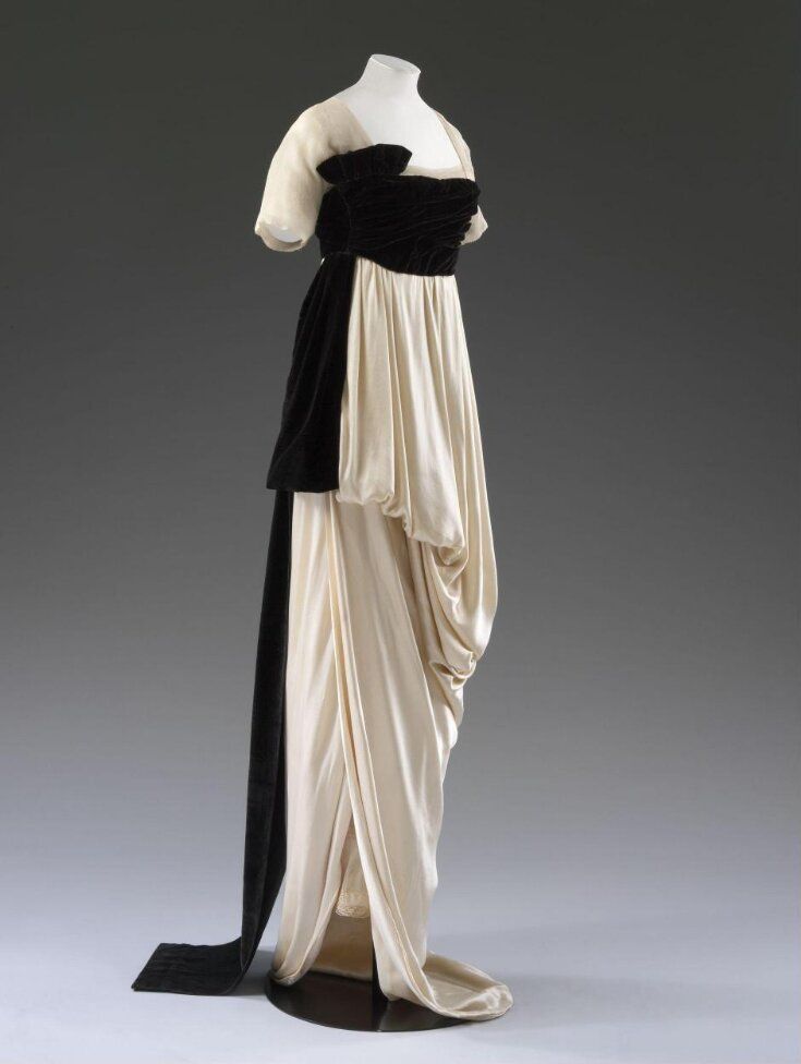 Evening Dress | Lucile | V&A Explore The Collections Lady Duff Gordon, Titanic Survivor, Tea Gown, 1910s Fashion, Dress Trims, Fashion Through The Ages, Satin Evening Dresses, Nude Body, Edwardian Dress