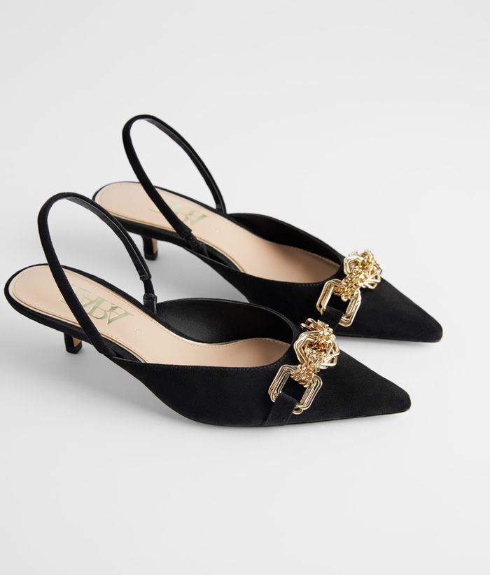 Zara Slingback Kitten Heel Shoes Black Slingback Heels, Women Dress Shoes, Hak Tinggi, Kitten Heel Shoes, Chain Women, Elegant Shoes, Snow Boots Women, Womens Shoes High Heels, Slingbacks