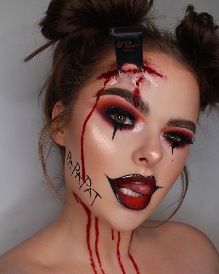 Day 2 Ghost Face Makeup, Jigsaw Halloween, Couple Cosplay, Aesthetic Artsy, Fall Ghost, Plouise Makeup Academy, Cool Halloween Makeup, Fall Love, Halloween Makeup Easy