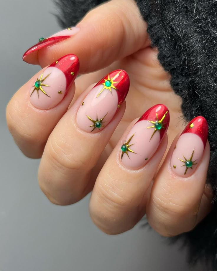 30 Instagram-Worthy Christmas Nail Art Ideas for the Young & Stylish 13 Biab Nail Design Christmas, Acrylic Nails Square Round, Unique Holiday Nails, French Tip With Gold Stars, Red French Tip With Gold, Vintage Christmas Nails, Christmas Star Nails, Nails Square Round, French Tip With Gold