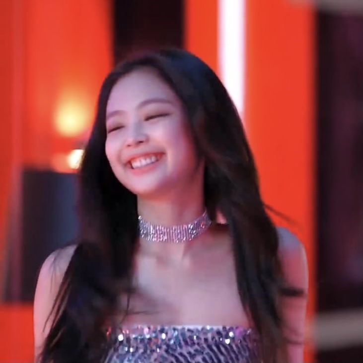 Gummy Smile Aesthetic, Jennie Gummy Smile, Smile Aesthetic, Icon 5, Gummy Smile, Blackpink Funny, Jennie Kim, Lady And Gentlemen, Blackpink Jennie