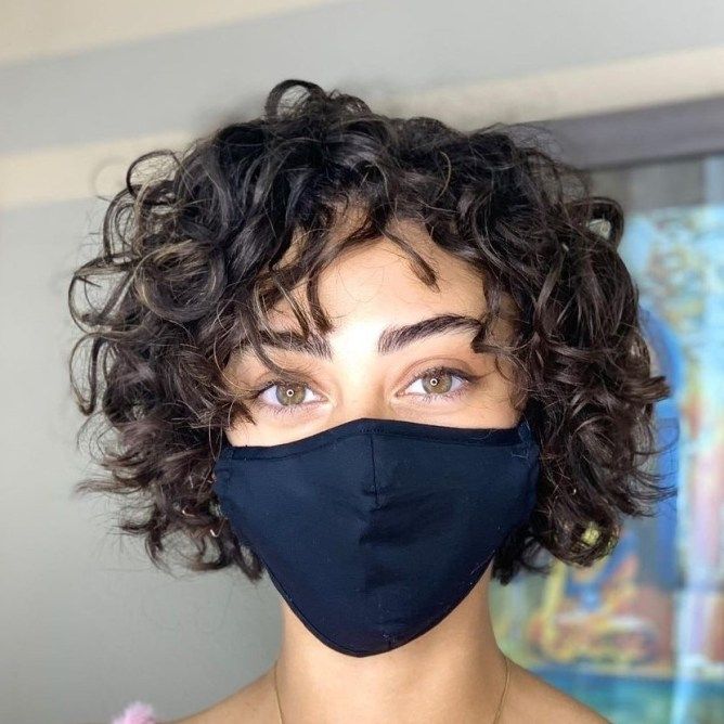 50 Best Haircuts and Hairstyles for Short Curly Hair in 2021 - Hair Adviser Kręcony Bob, Short Curly Crochet Hair, Kort Bob, Short Wavy Haircuts, Curly Pixie Hairstyles, Short Curly Pixie, Messy Bob, Brown Curly Hair, Hair Adviser