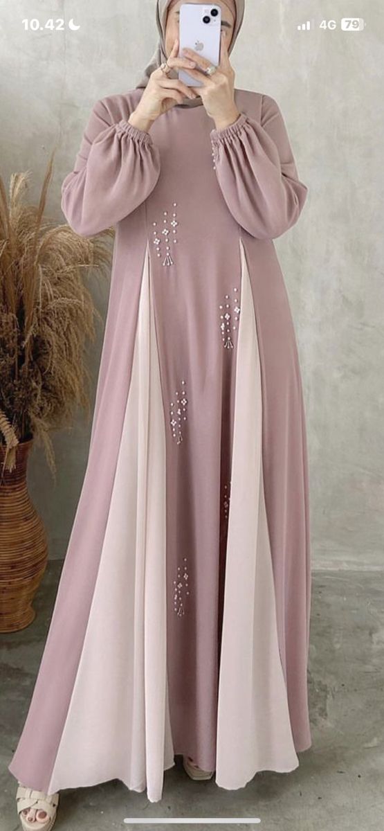 Abaya Outfit Casual, Modern Abaya Designs, Muslimah Fashion Outfits Dresses, Abaya Fashion Modern, Dress Sifon, New Hijab Style, Jubah Dress, Burkha Designs, Modest Long Dresses