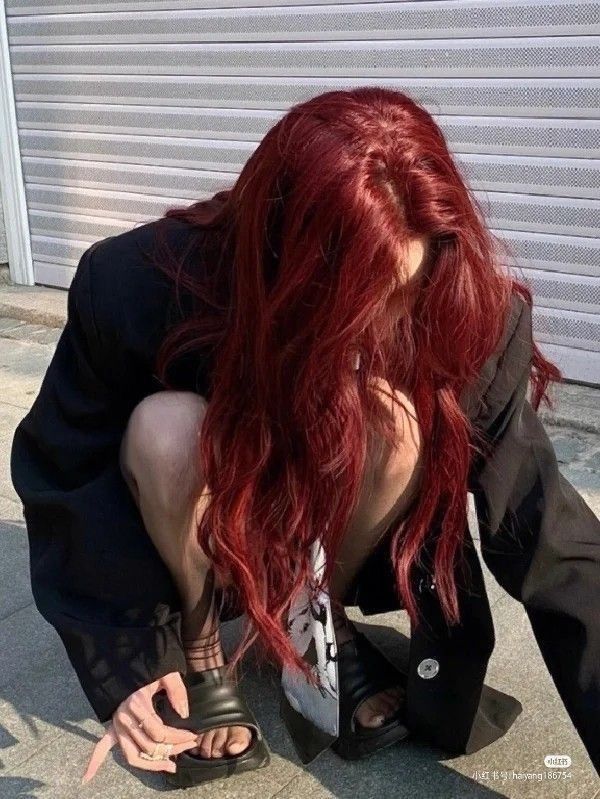 Long Maroon Hair, Red Dyed Hair Aesthetic, Dark Red Hair Aesthetic, Maroon Red Hair, Red Hair Cherry, Dyed Hair Aesthetic, Scarlet Hair, Red Brown Hair Color, Wlw Aesthetic